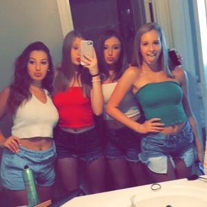 Meet your Posher, Kayla